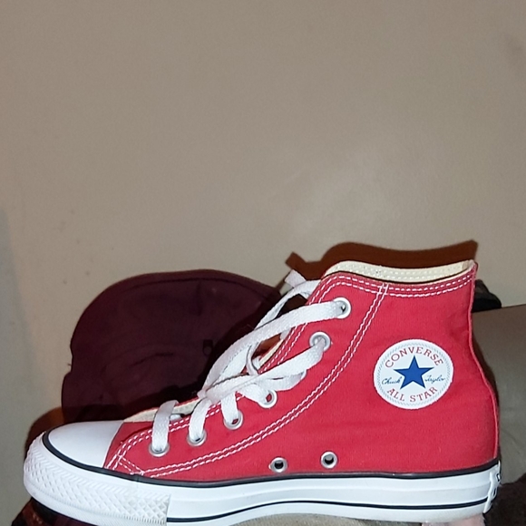 Converse Shoes - Converse Hi-top sz5